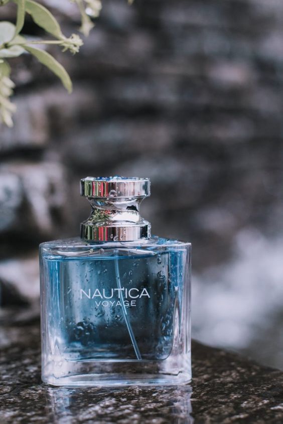 What Does Nautica Voyage Smell Like?